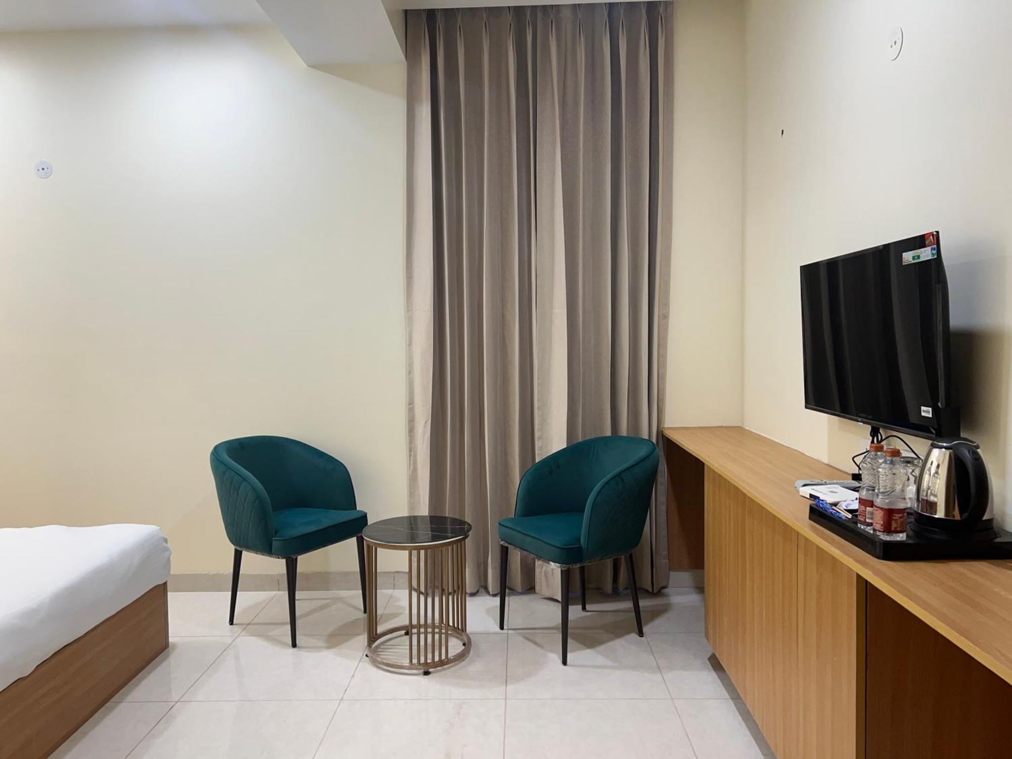 Hotel The Blue Vista Greater Noida Exterior foto