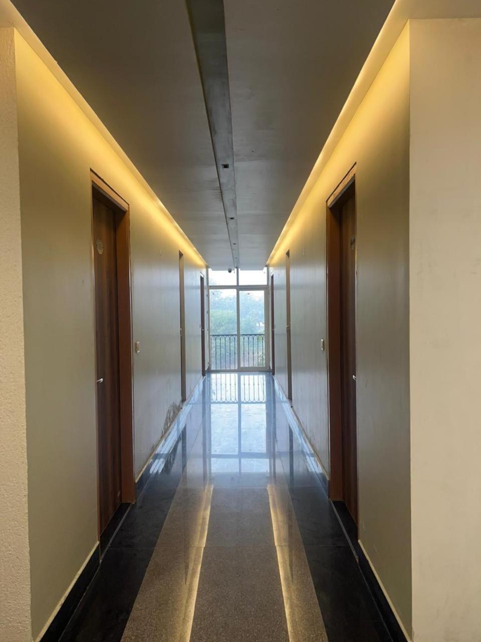 Hotel The Blue Vista Greater Noida Exterior foto