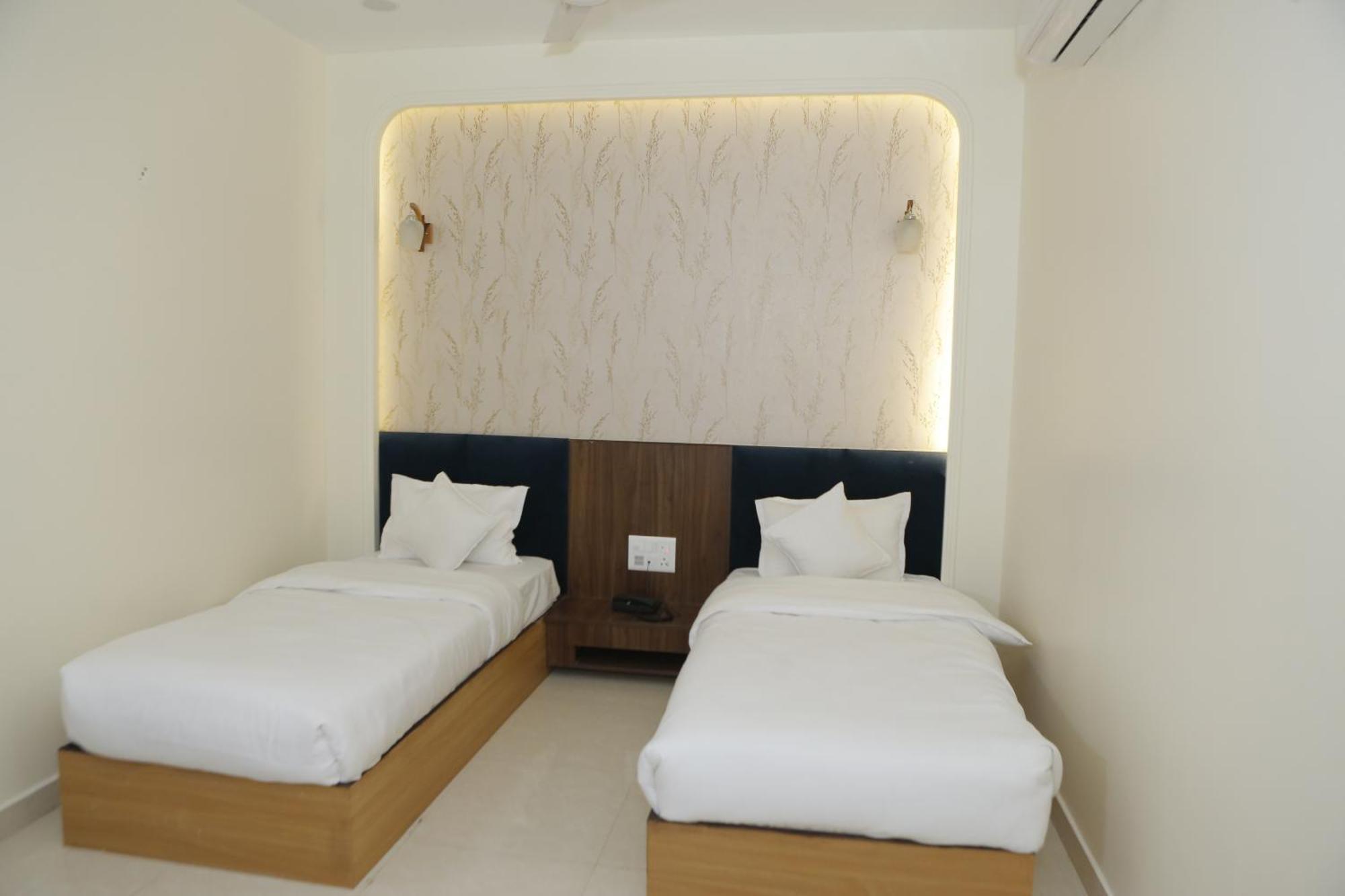Hotel The Blue Vista Greater Noida Exterior foto