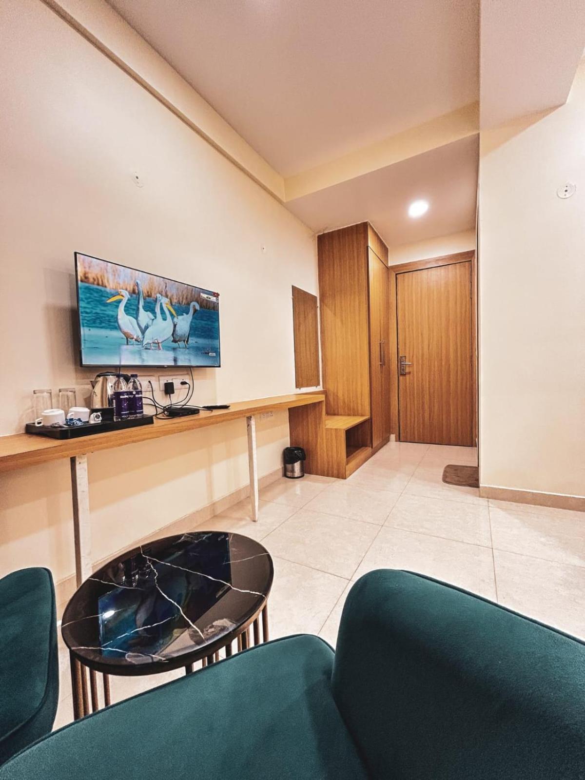 Hotel The Blue Vista Greater Noida Exterior foto