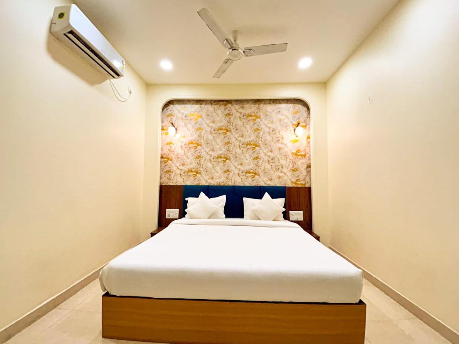 Hotel The Blue Vista Greater Noida Exterior foto